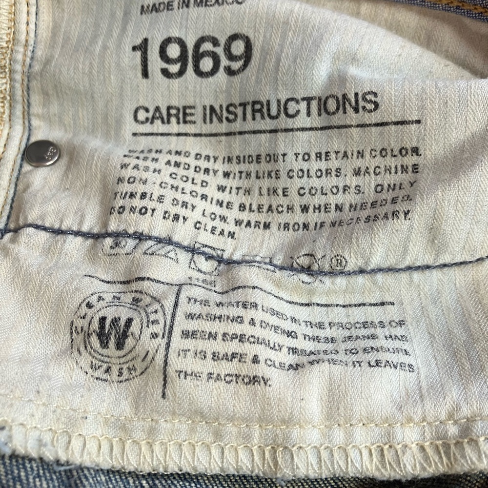 GAP Blue Flare Wide Leg Jeans with Vintage Appeal - Picture 5 of 7